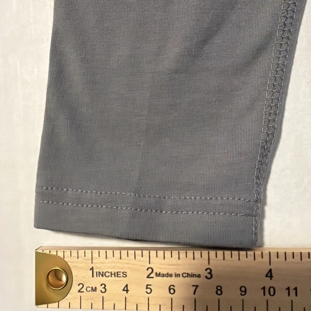 Nike Kids Sportswear Favorites Leggings Gray White Swoosh Size Medium